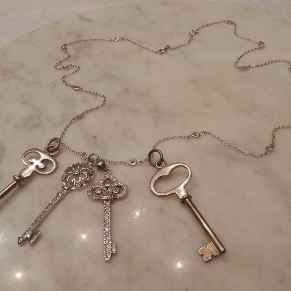 Sterling Silver Keys Pendants and Chain - Picture 1 of 16